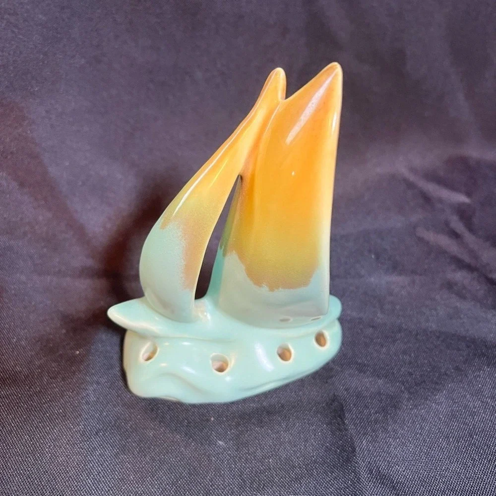Haldeman Caliente #72 Sailboat Flower Frog California  Turquoise Sunset Glaze‎